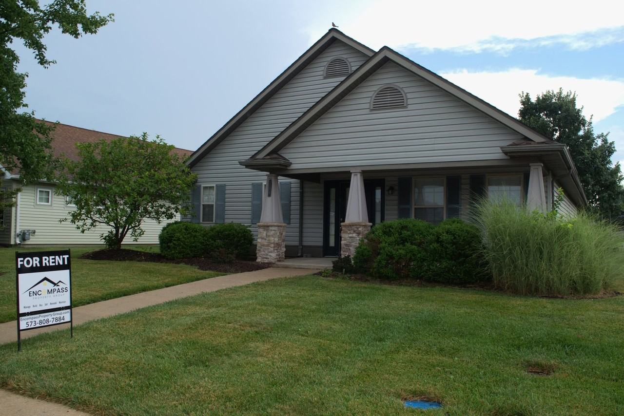 106 Corcoran Dr - Photo 3 of 27