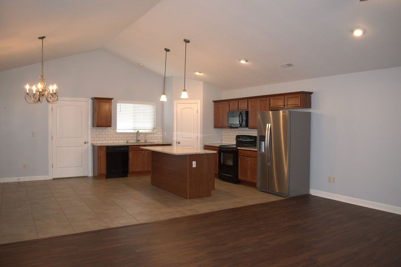 106 Corcoran Dr - Photo 7 of 27