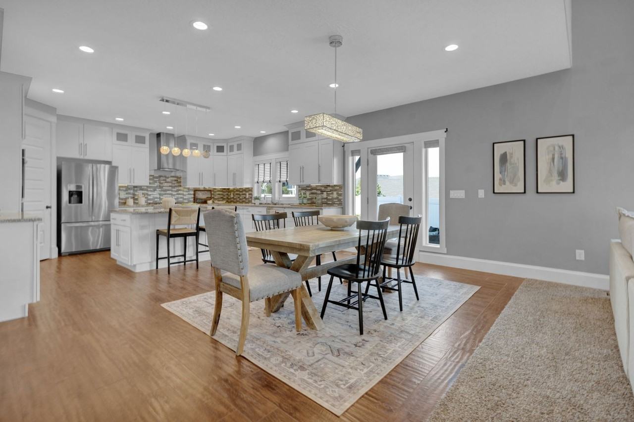 910 S Pace Pl - Photo 3 of 50
