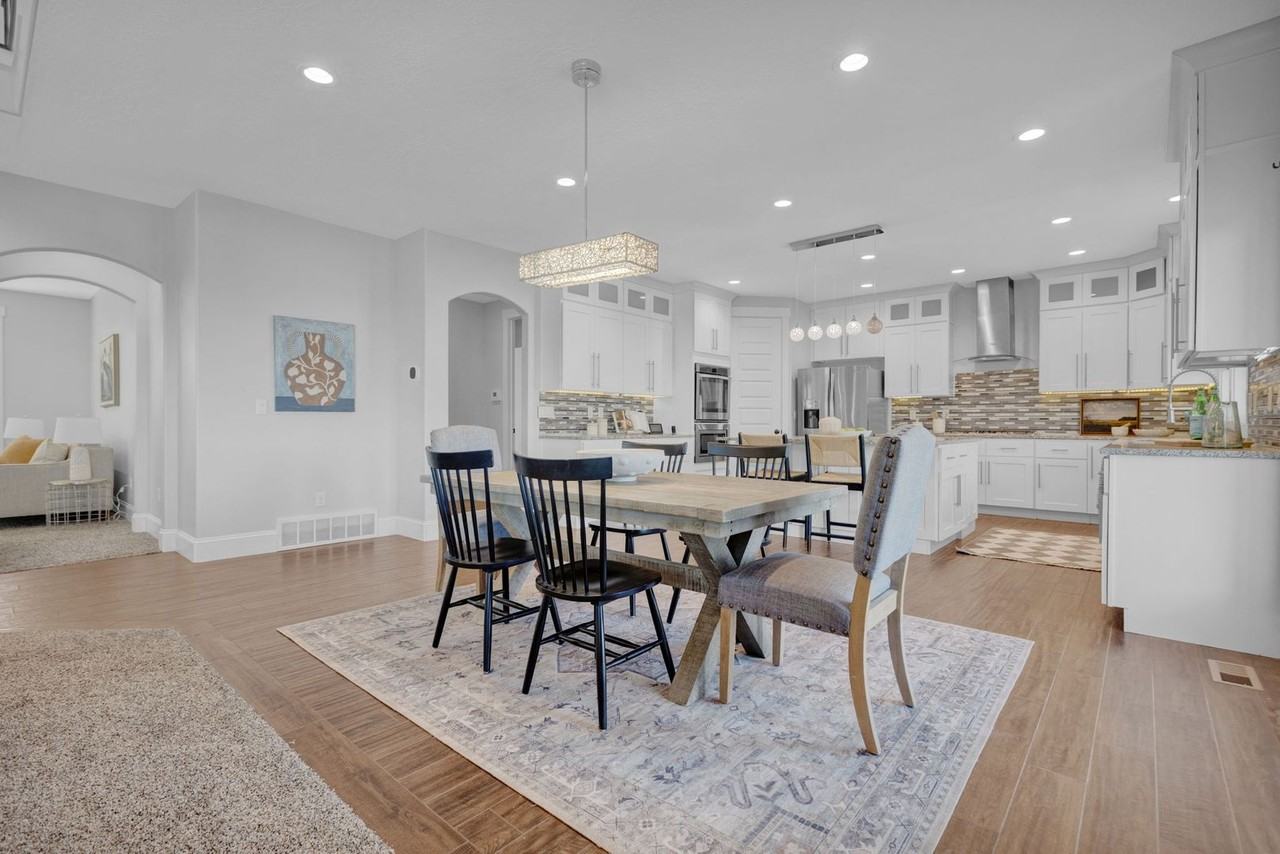 910 S Pace Pl - Photo 6 of 50