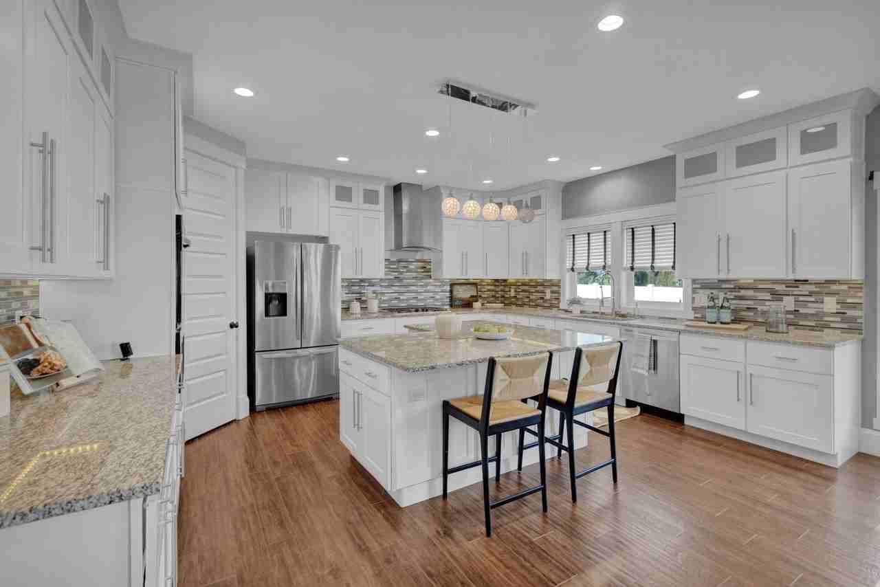 910 S Pace Pl - Photo 7 of 50