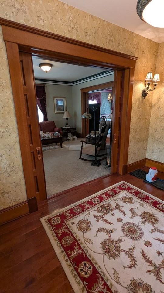 212 Chestnut Ave Ne - Photo 7 of 47