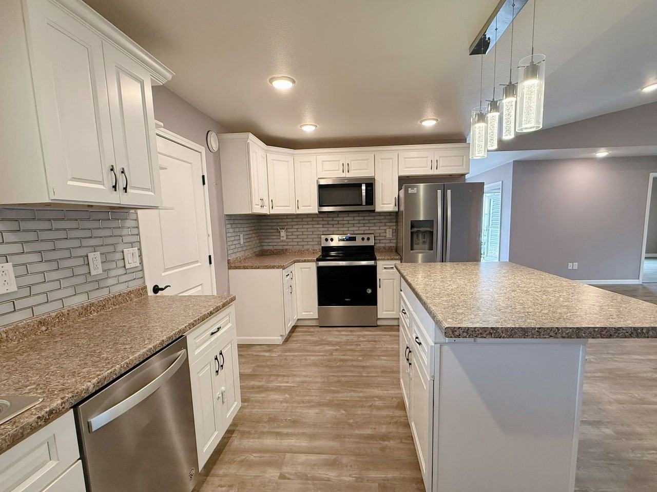 1466 Joyce Dr - Photo 3 of 18