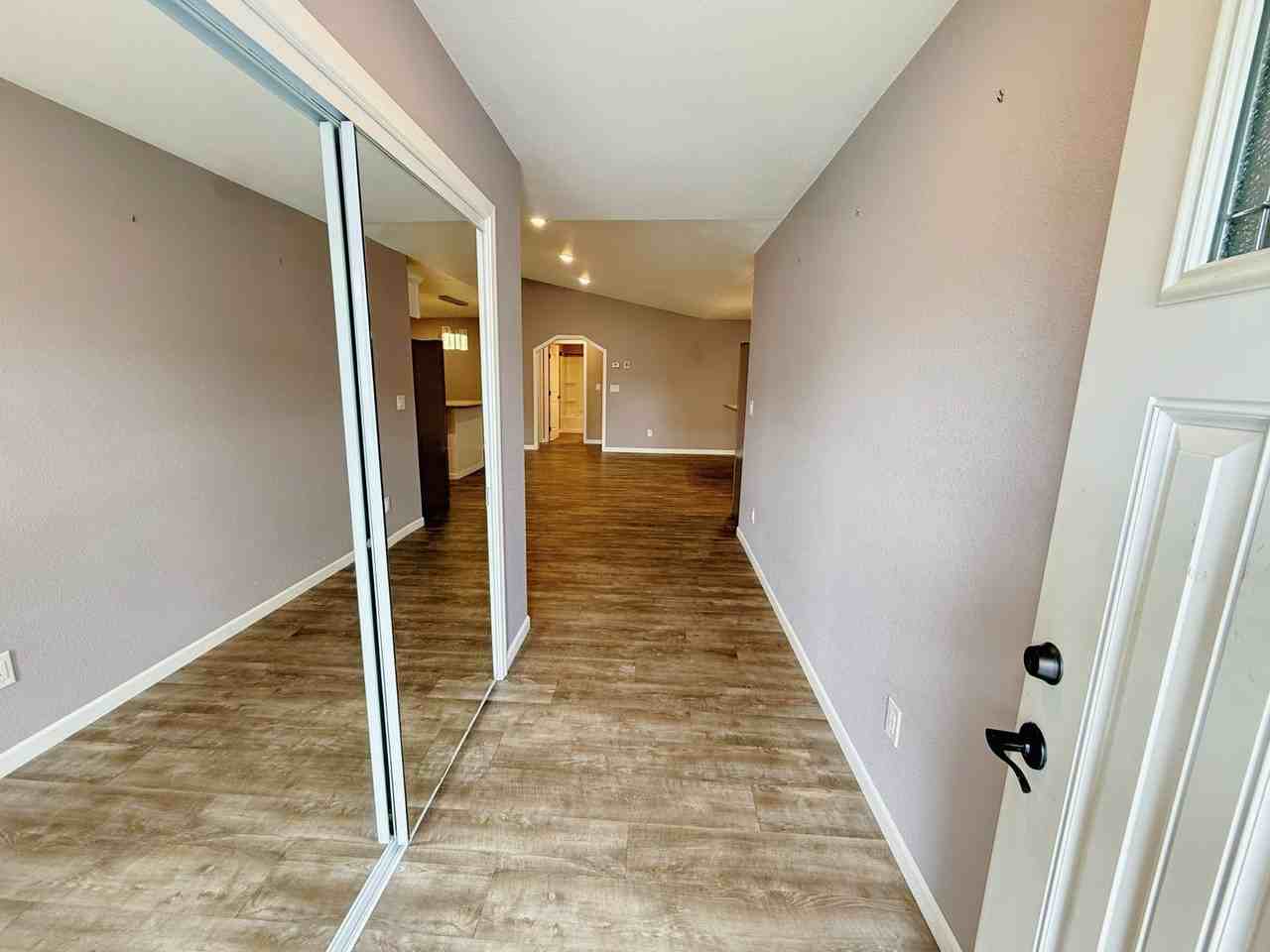 1466 Joyce Dr - Photo 7 of 18