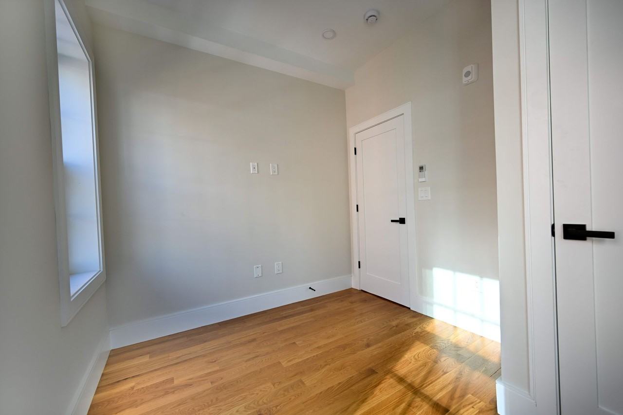 17 Winchester St - Photo 5 of 10