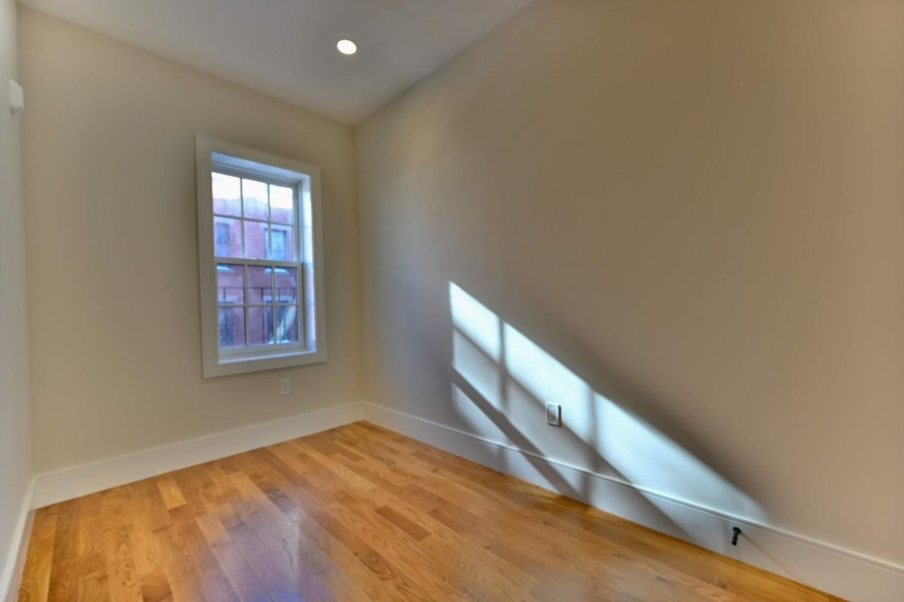 17 Winchester St - Photo 6 of 10