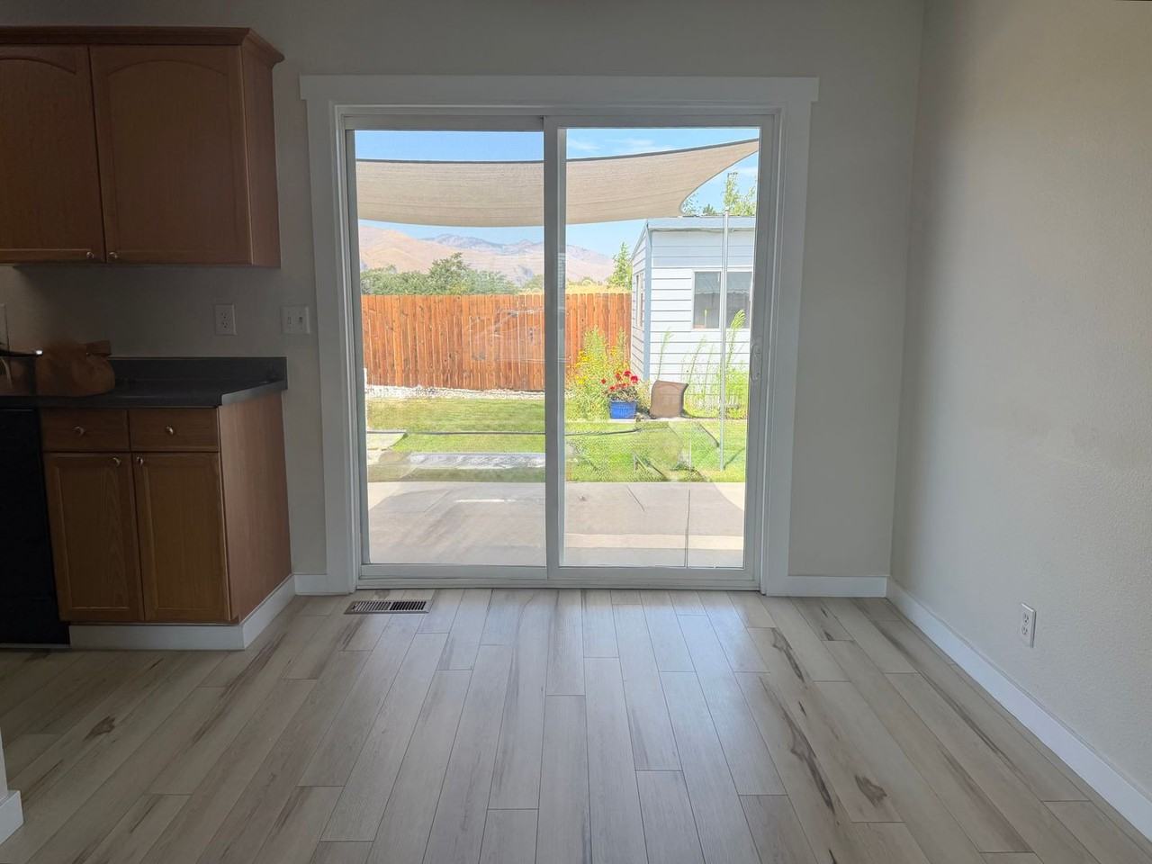 209 Goldcrest St - Photo 5 of 17
