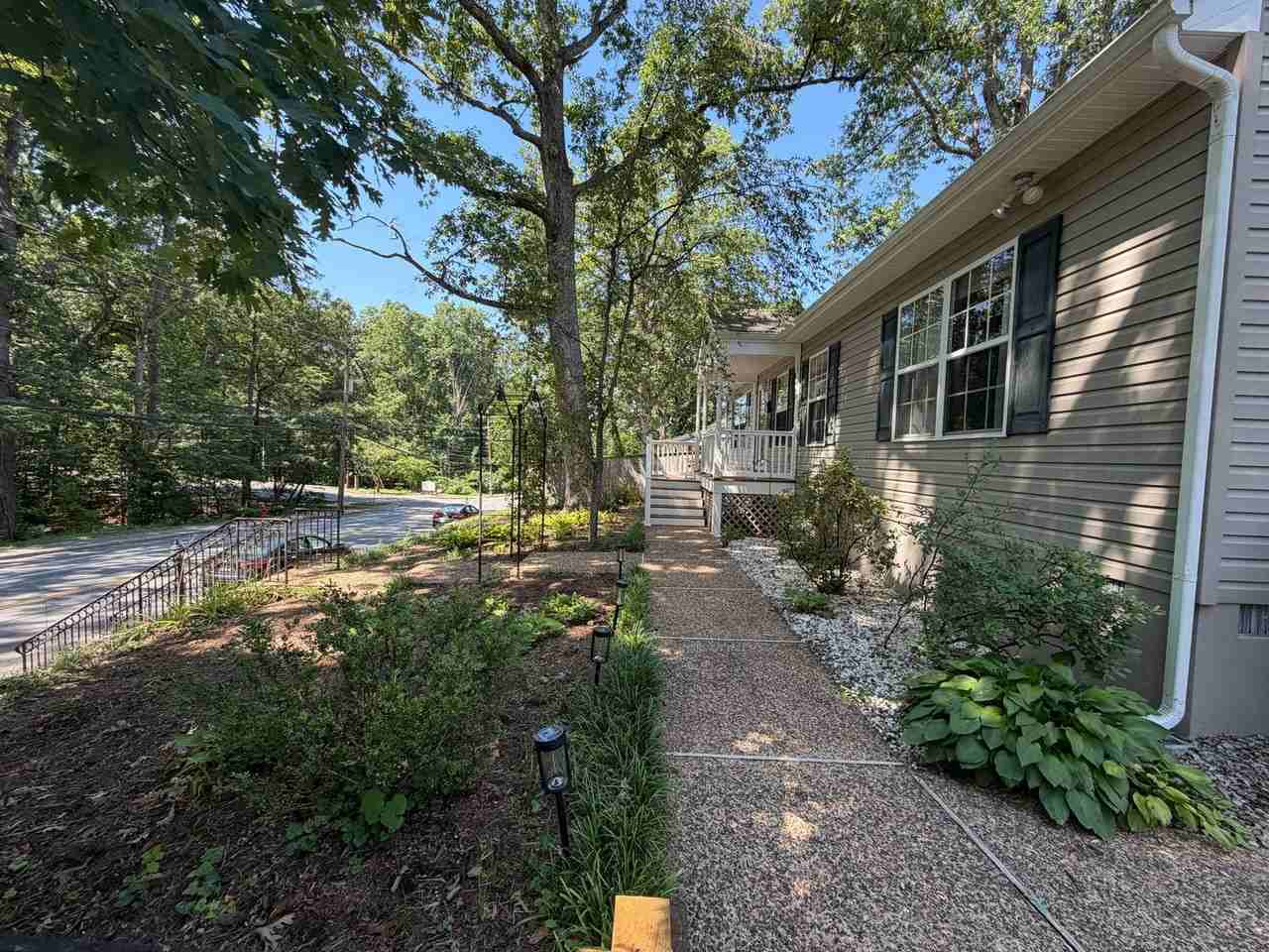 1611 Cherry Ave - Photo 3 of 41
