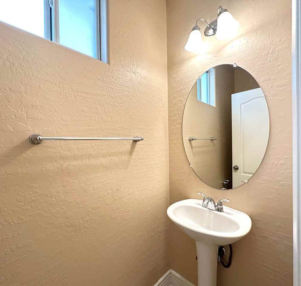 10596 La Campana St - Photo 7 of 21