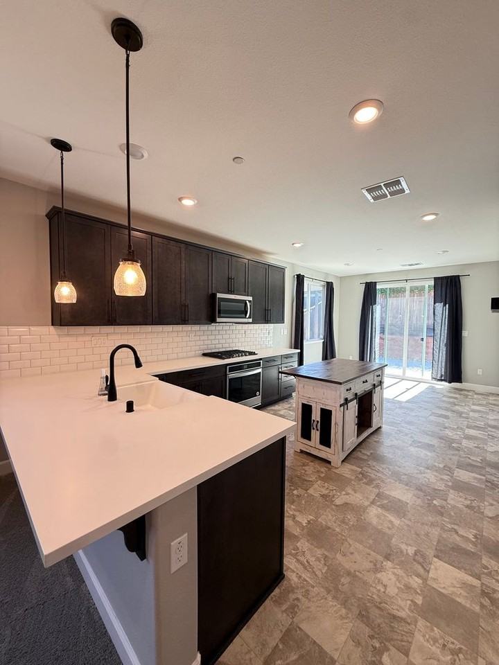 2925 Walker Way - Photo 3 of 21