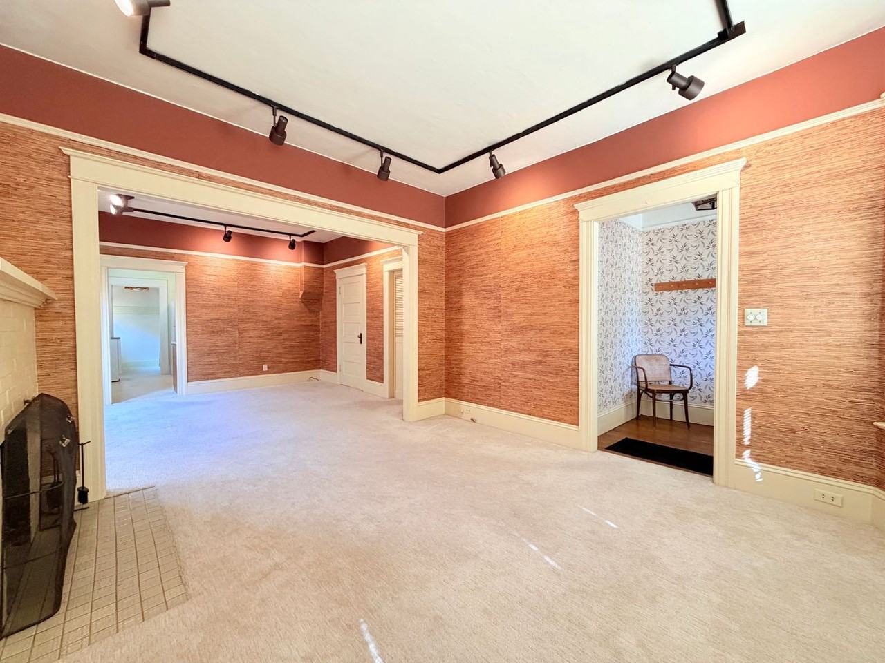 2221 1st Ave N - Photo 5 of 24