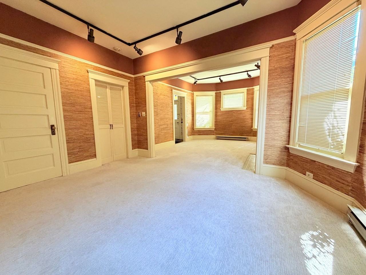 2221 1st Ave N - Photo 6 of 24