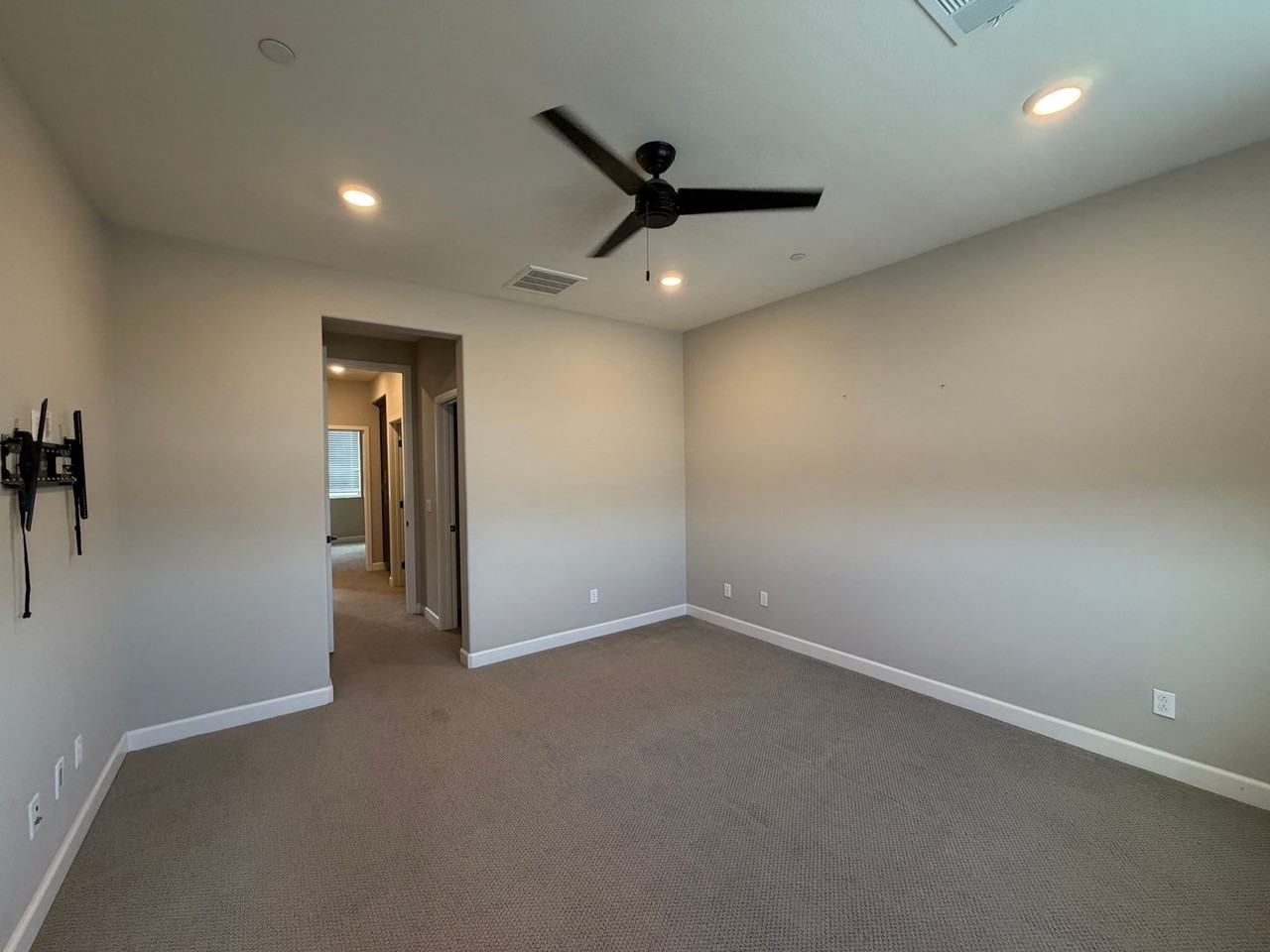 1922 Strata St #5 - Photo 2 of 26