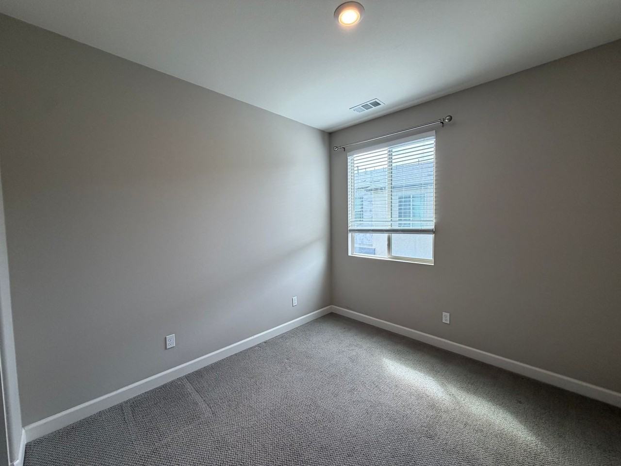 1922 Strata St #5 - Photo 7 of 26