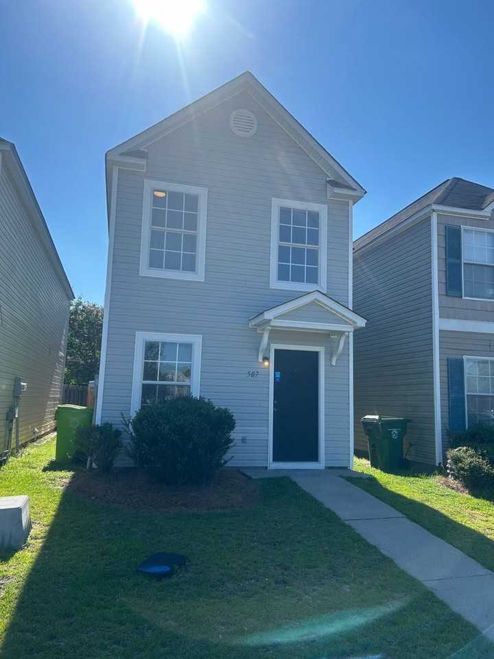 507 Summit Terrace Ct - Photo 2 of 30