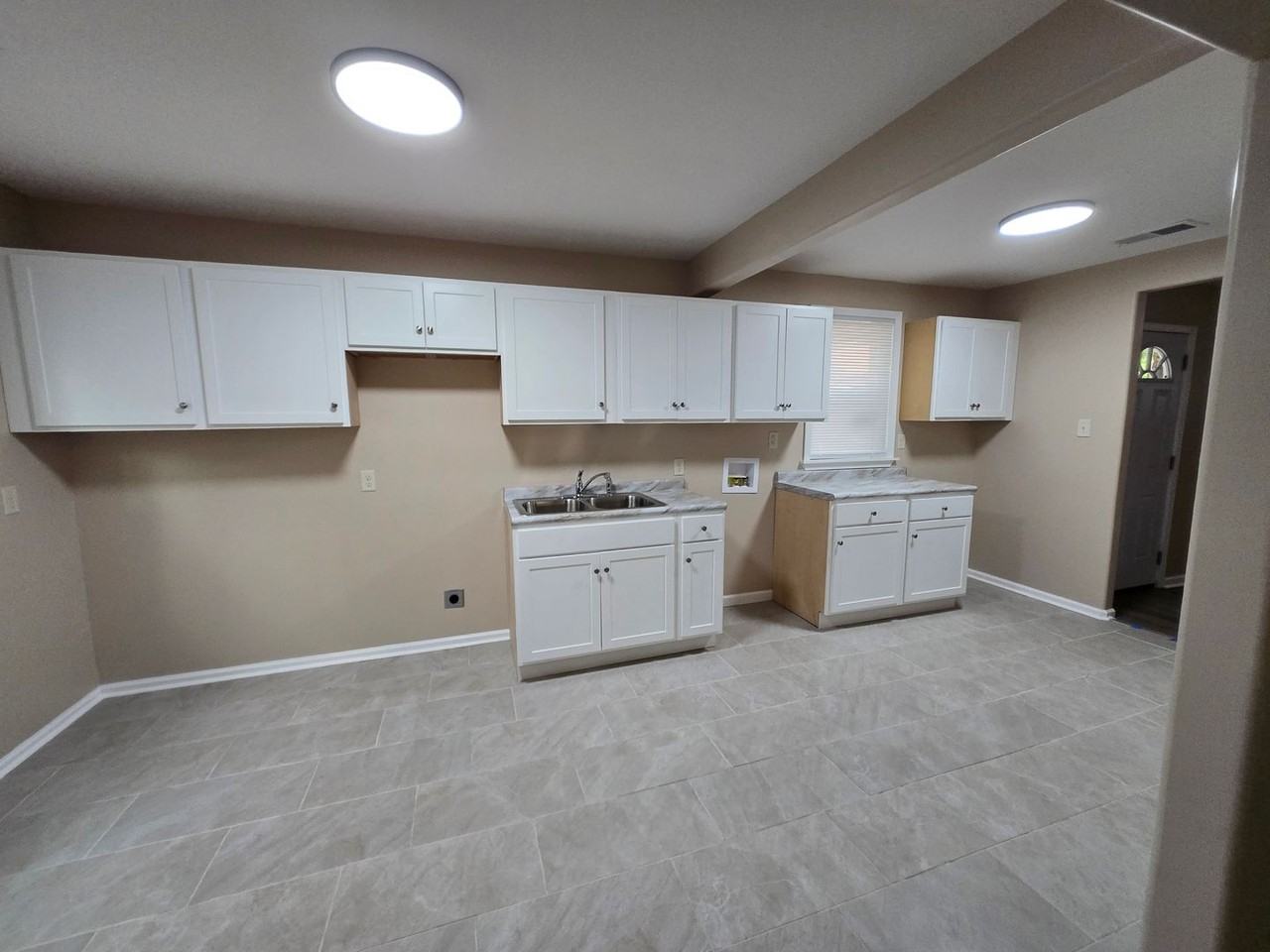 1947 Clovia Ln - Photo 4 of 16