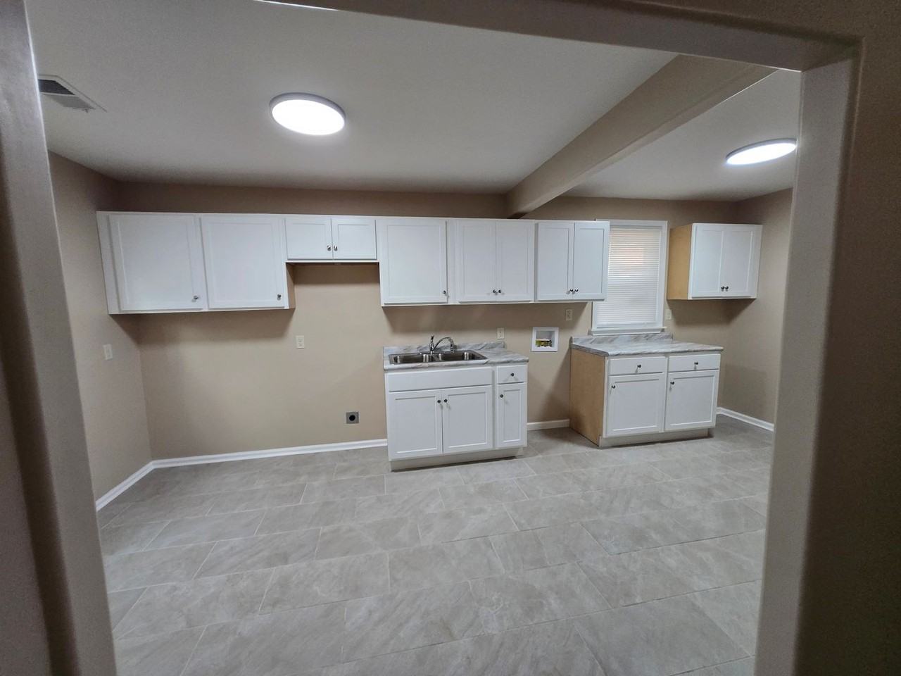 1947 Clovia Ln - Photo 5 of 16
