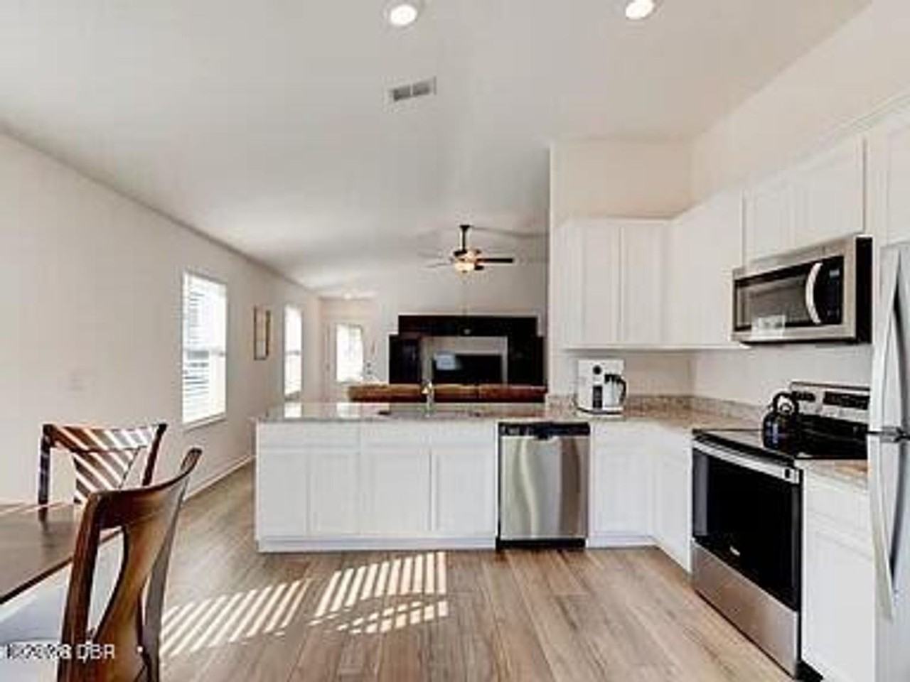 33 Pine Croft Ln - Photo 2 of 15