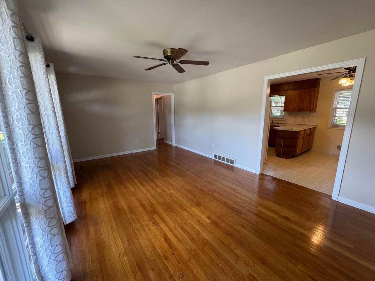 121 Nw 6th St - Photo 2 of 13