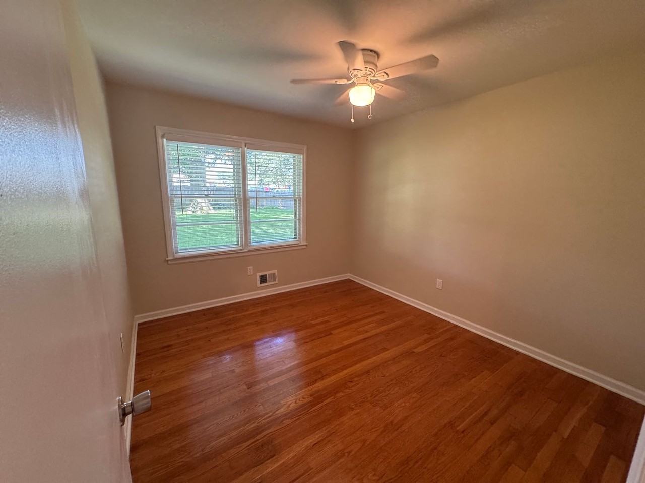 121 Nw 6th St - Photo 6 of 13