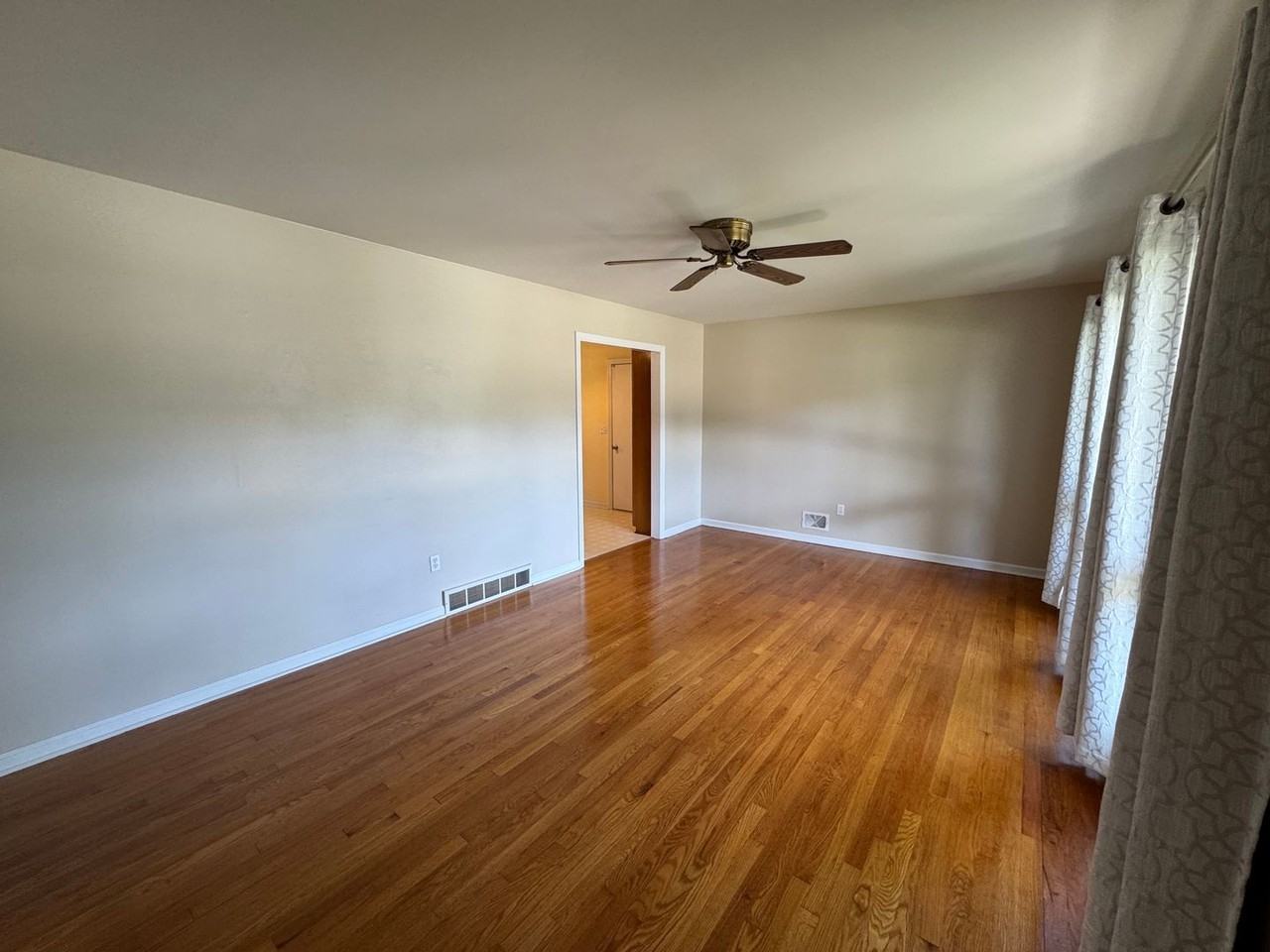 121 Nw 6th St - Photo 7 of 13