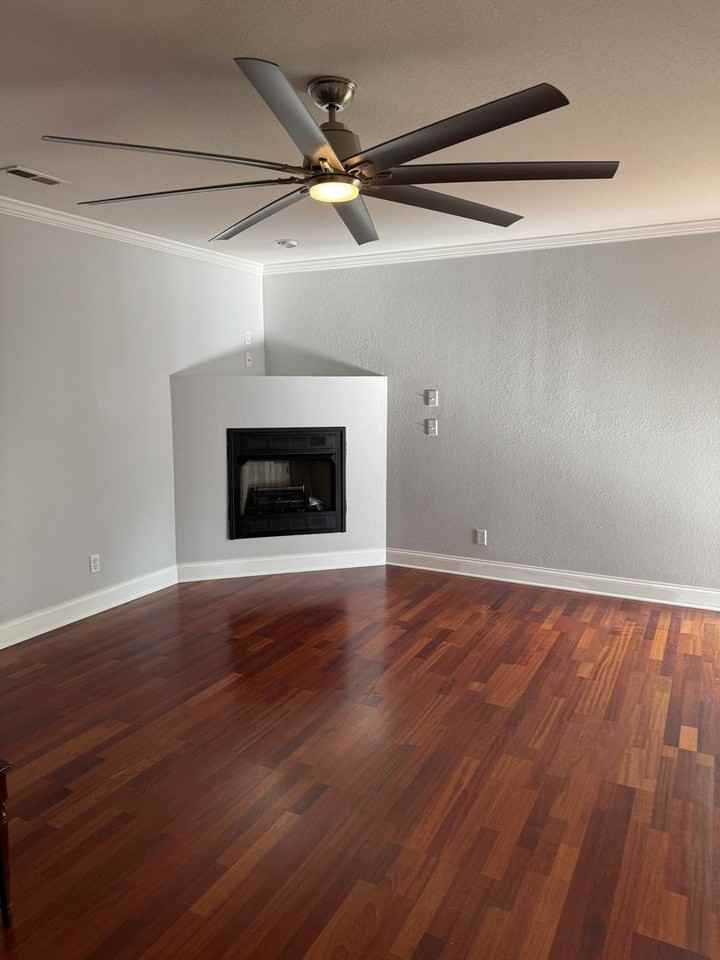 204 Tekoa Way - Photo 3 of 18