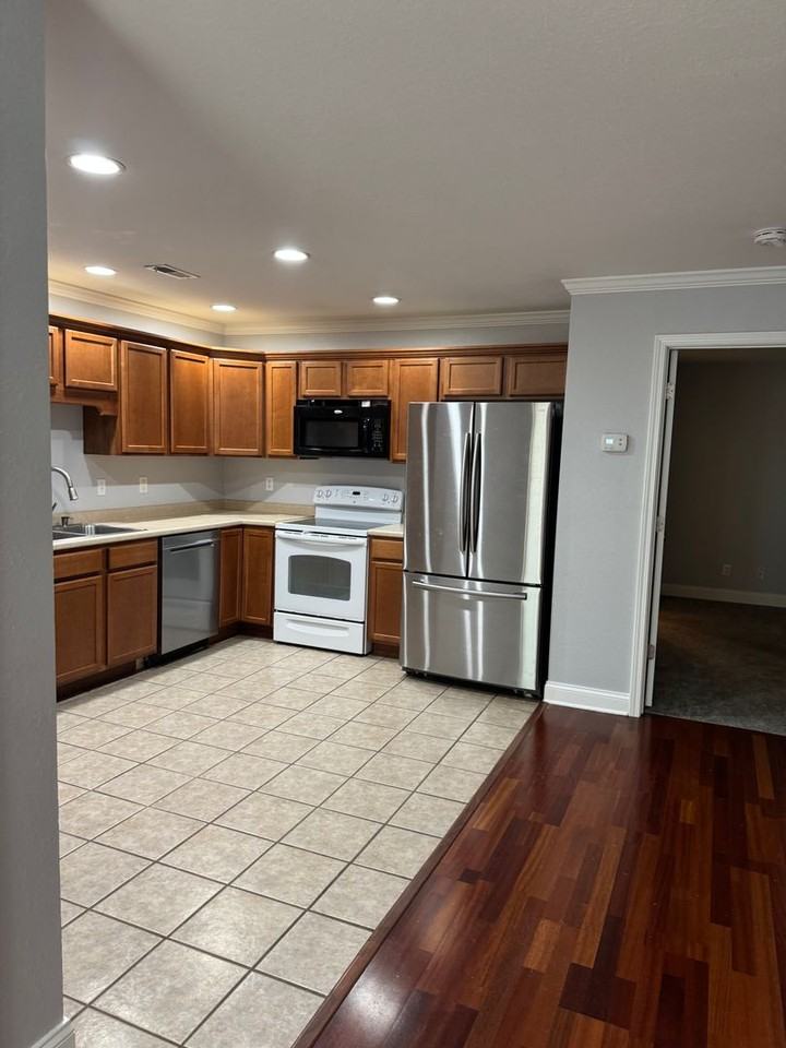 204 Tekoa Way - Photo 5 of 18