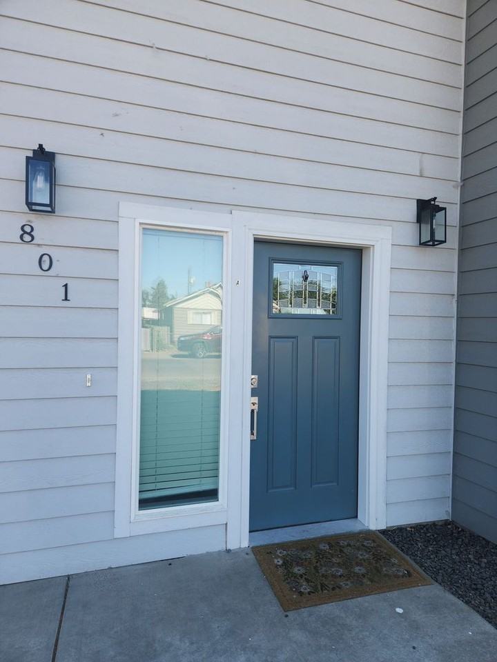 801 N 24th Ave #A - Photo 6 of 50