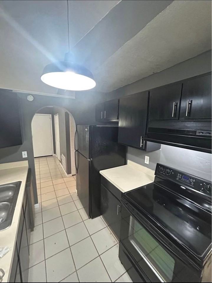 336 Riviera Dr - Photo 3 of 12