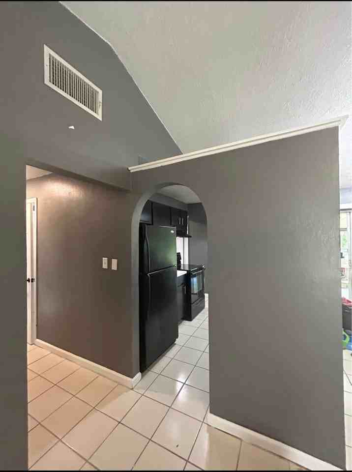 336 Riviera Dr - Photo 5 of 12