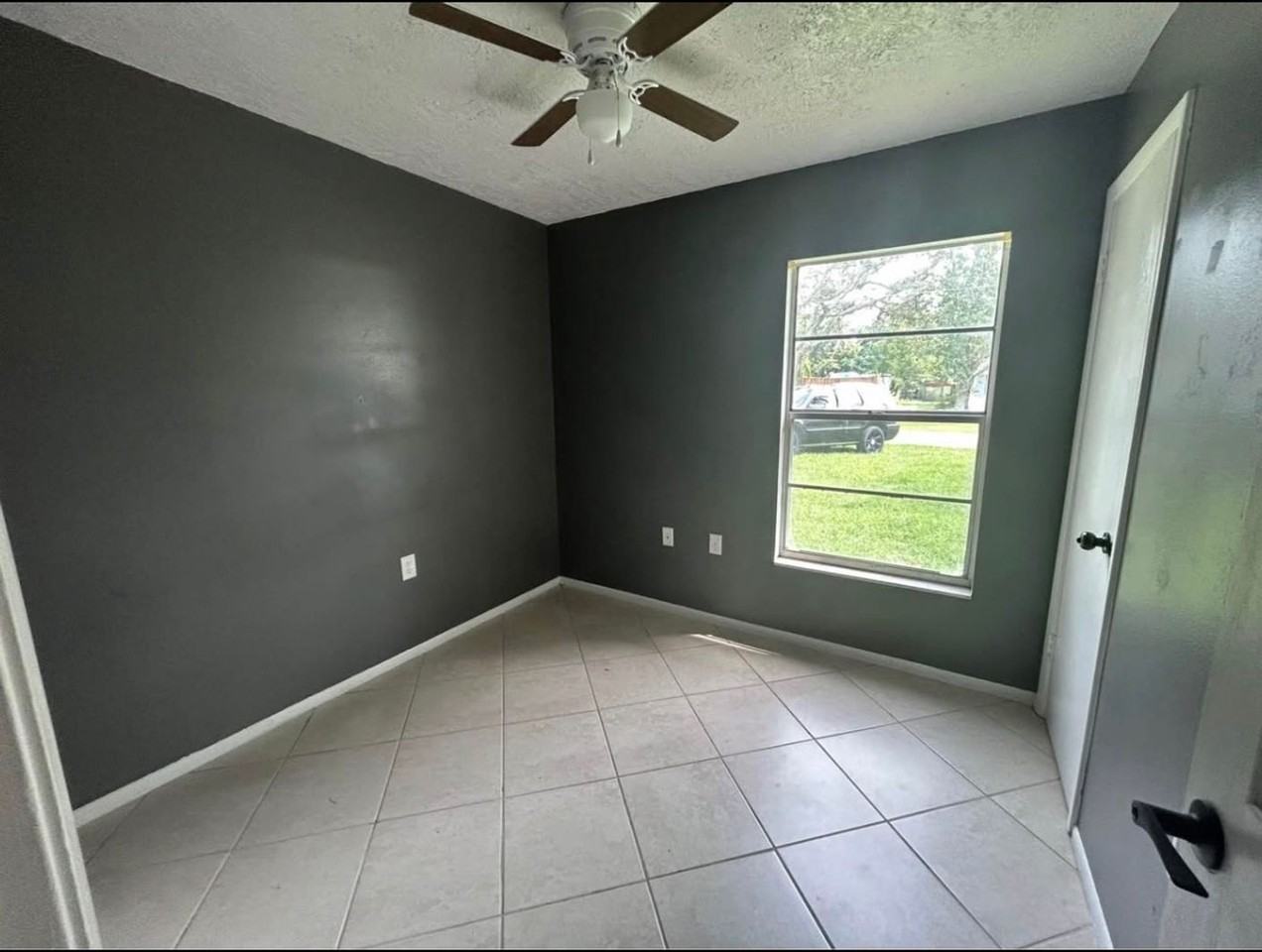 336 Riviera Dr - Photo 7 of 12