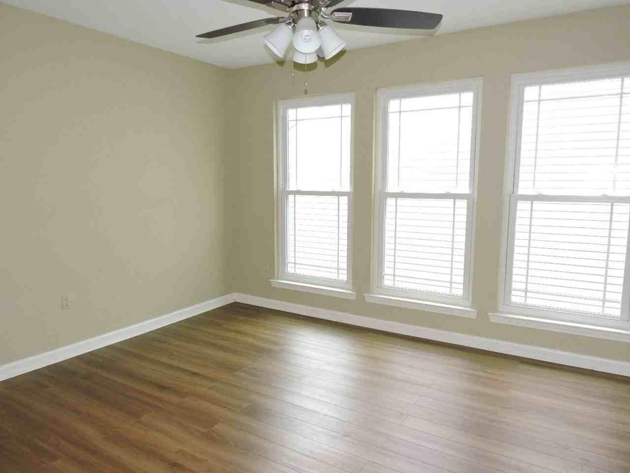 5138 Stumberg Ln - Photo 2 of 12
