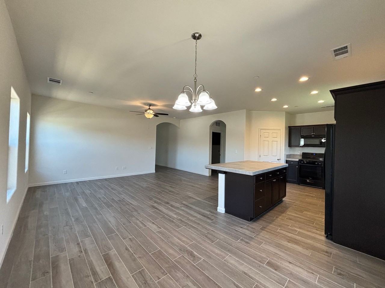 30769 Ashland Rd - Photo 2 of 19