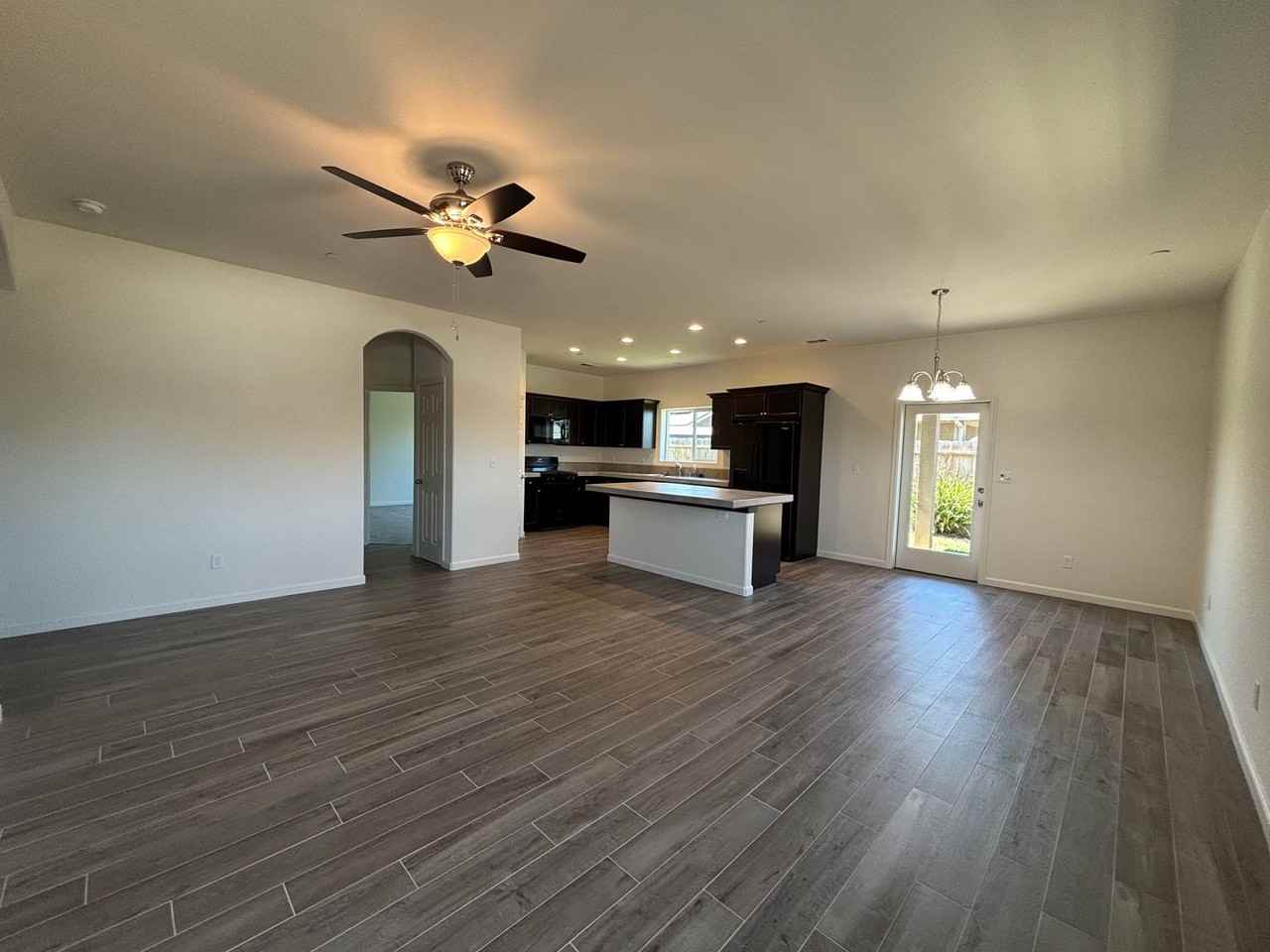 30769 Ashland Rd - Photo 4 of 19