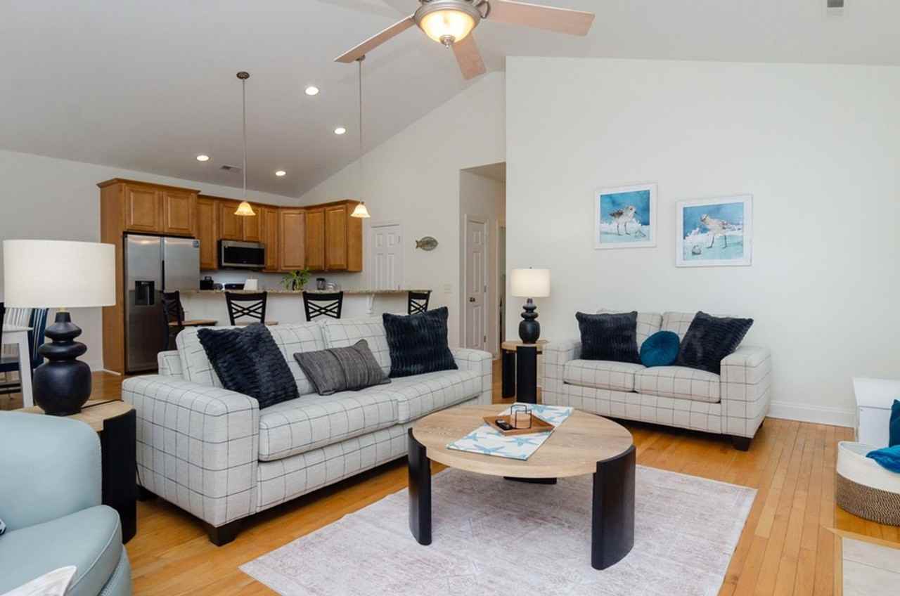1713 Mackerel Ln - Photo 2 of 35