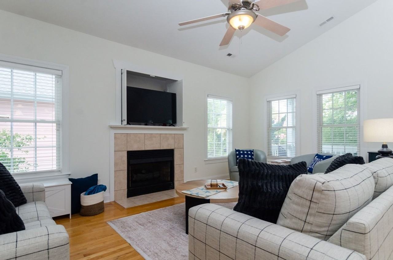 1713 Mackerel Ln - Photo 3 of 35