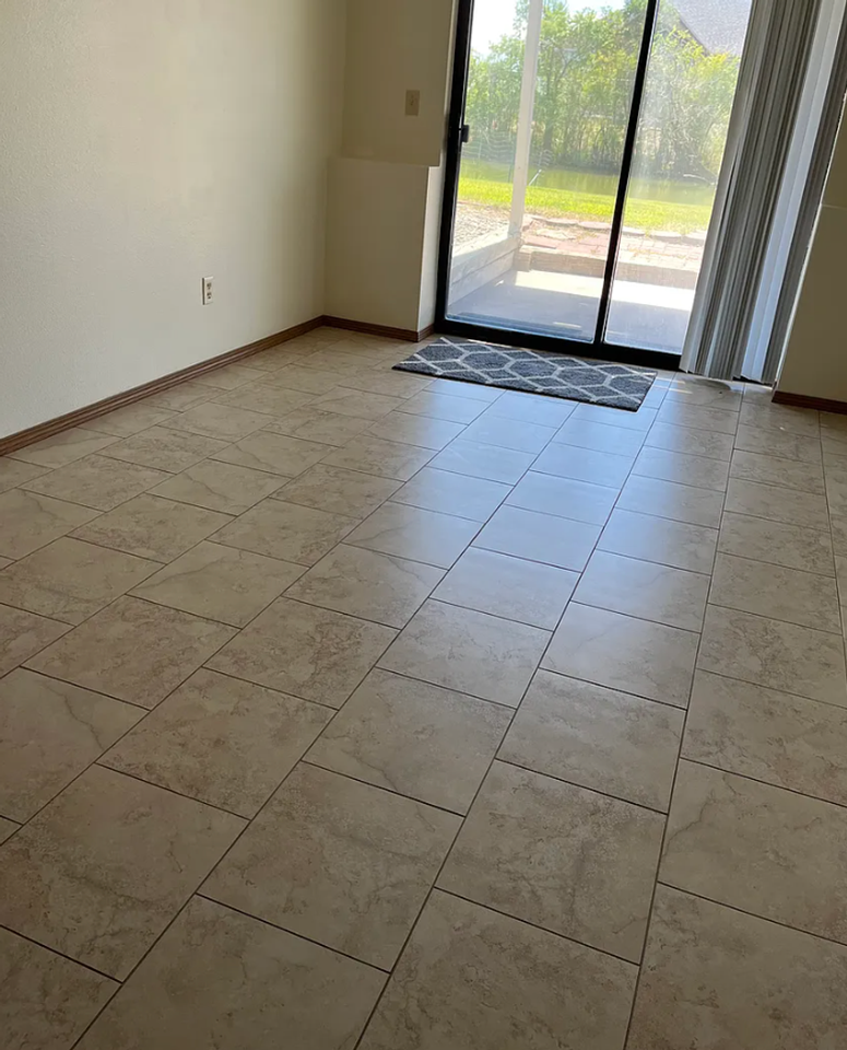 3825 Sage Rd - Photo 3 of 10