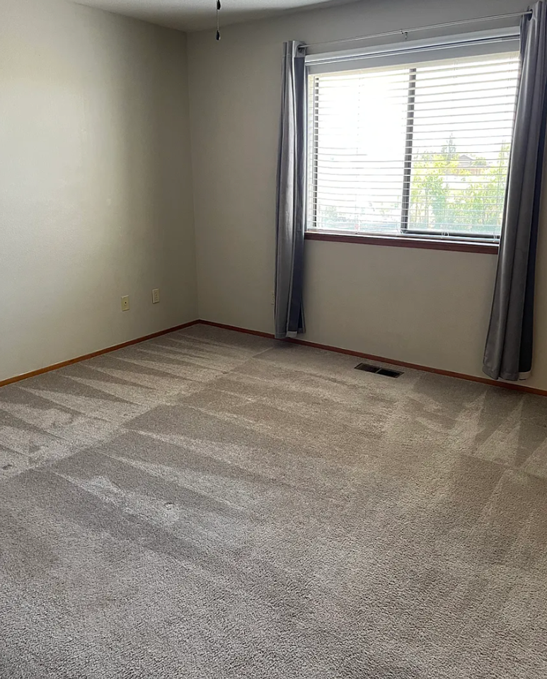 3825 Sage Rd - Photo 4 of 10