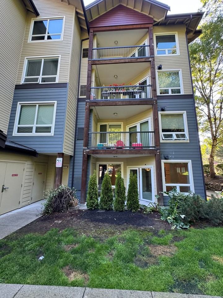 18707 Se Newport Way #111 - Photo 3 of 31