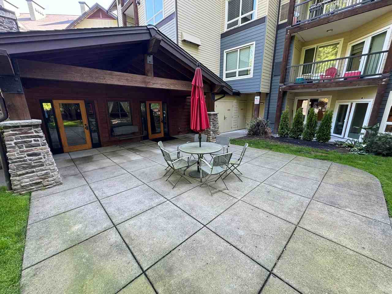 18707 Se Newport Way #111 - Photo 4 of 31