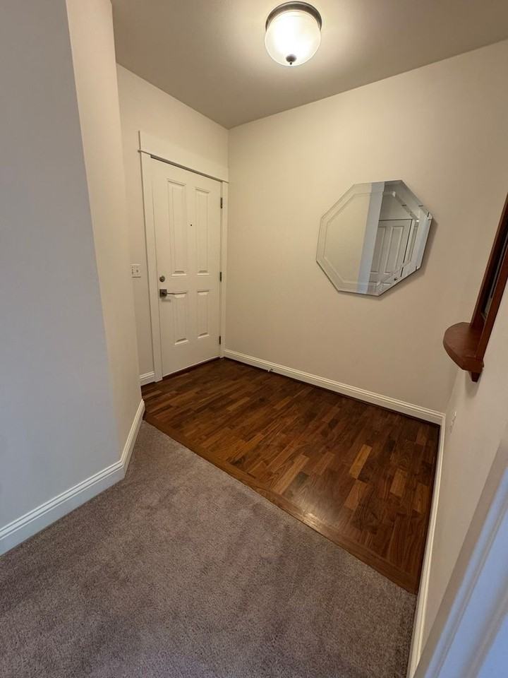 18707 Se Newport Way #111 - Photo 5 of 31