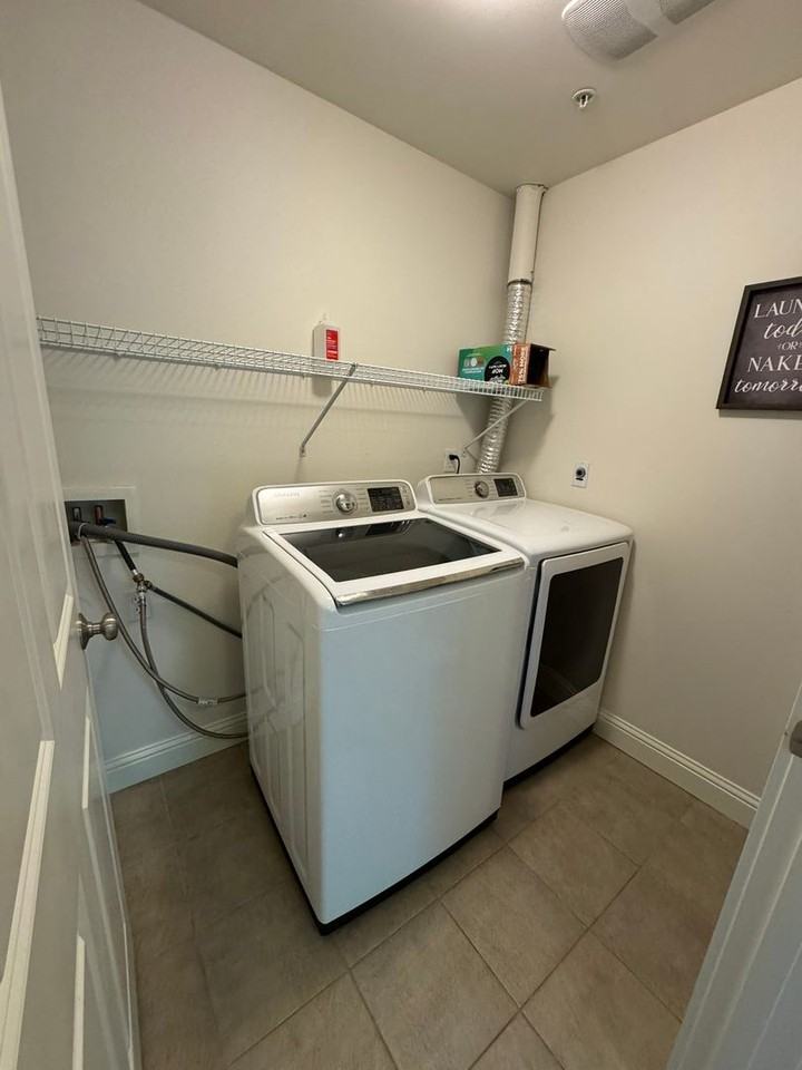 18707 Se Newport Way #111 - Photo 7 of 31