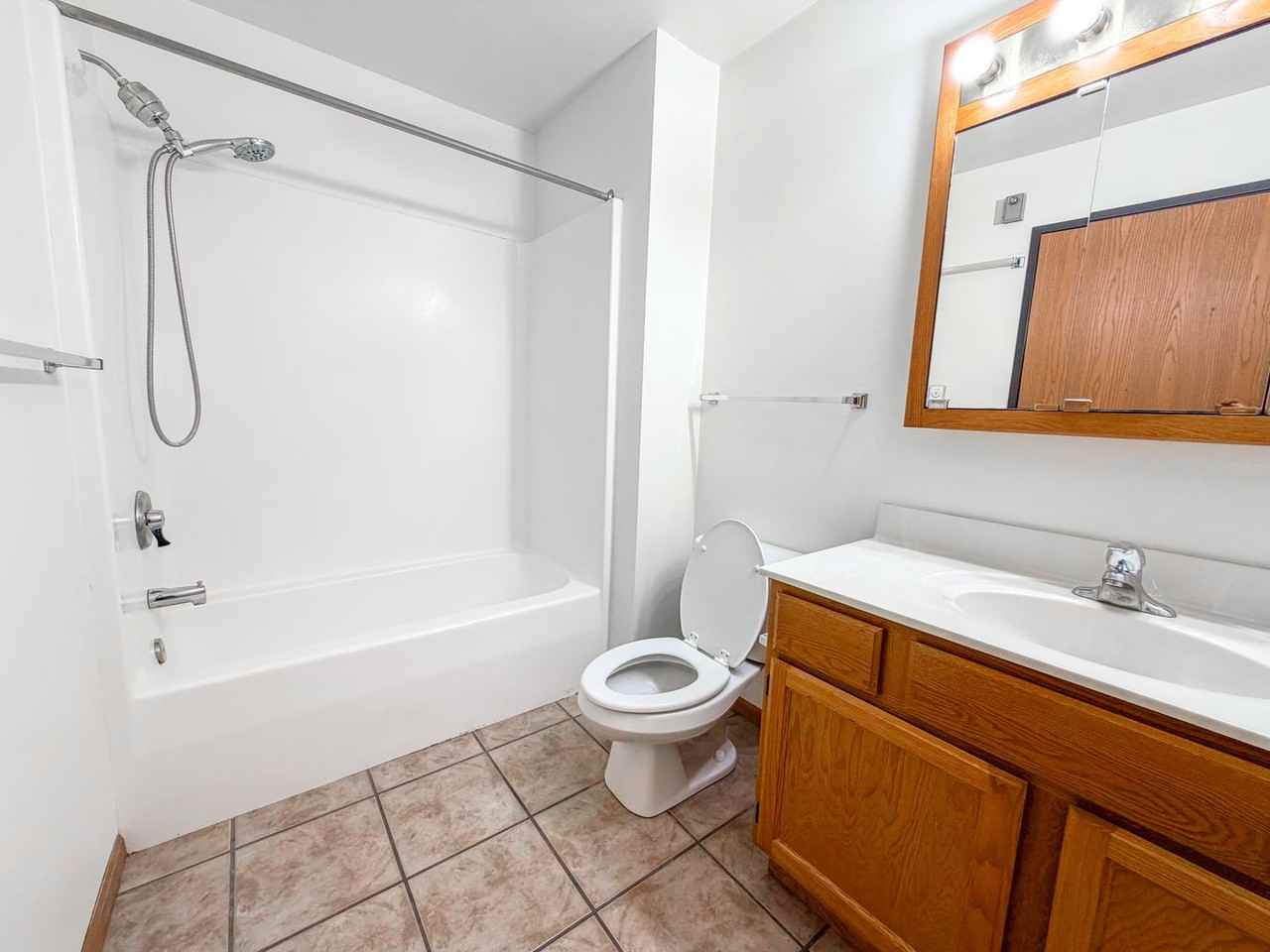 912 8th St S - Photo 4 of 12