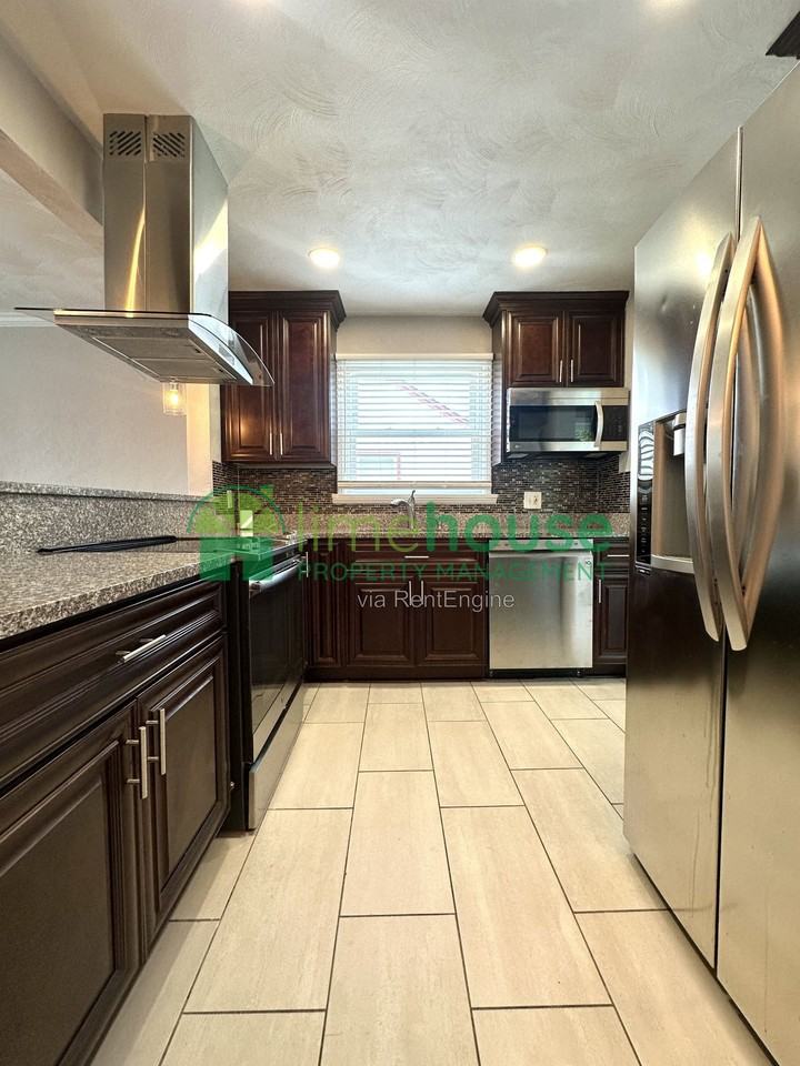 809 Cambridge Ave - Photo 6 of 23
