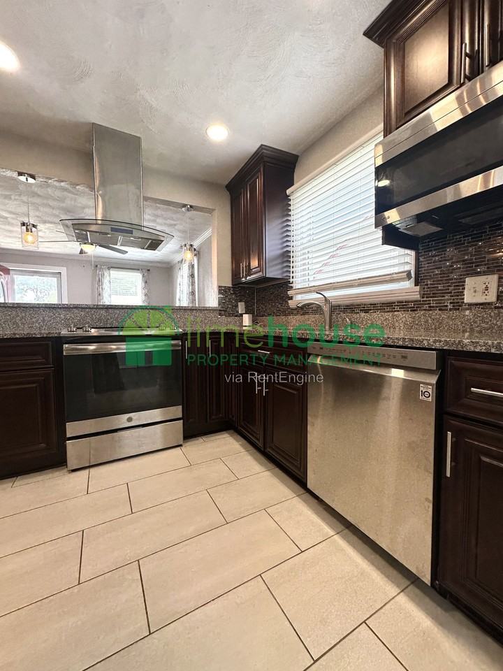 809 Cambridge Ave - Photo 7 of 23