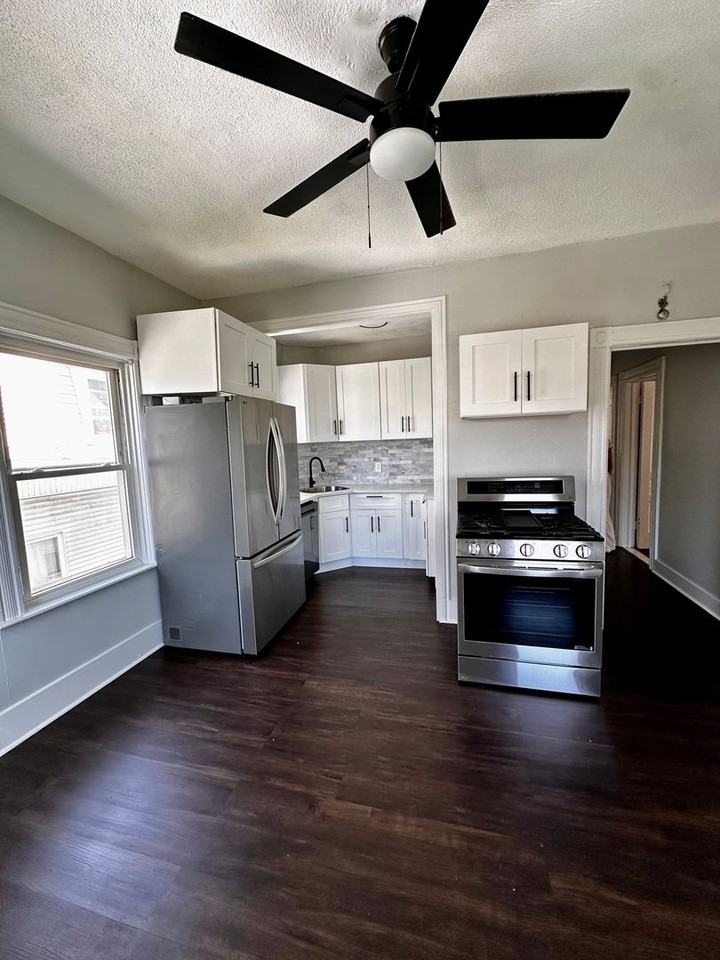 25 Brighton St #3 - Photo 3 of 12