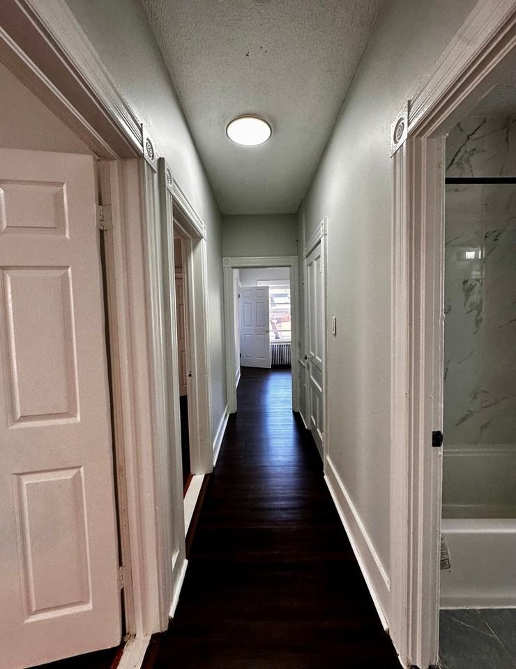 25 Brighton St #3 - Photo 4 of 12