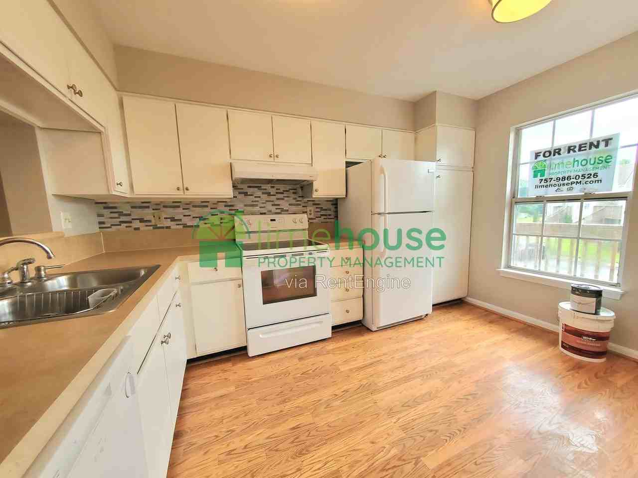 4944 Willow Pointe Ln - Photo 2 of 13
