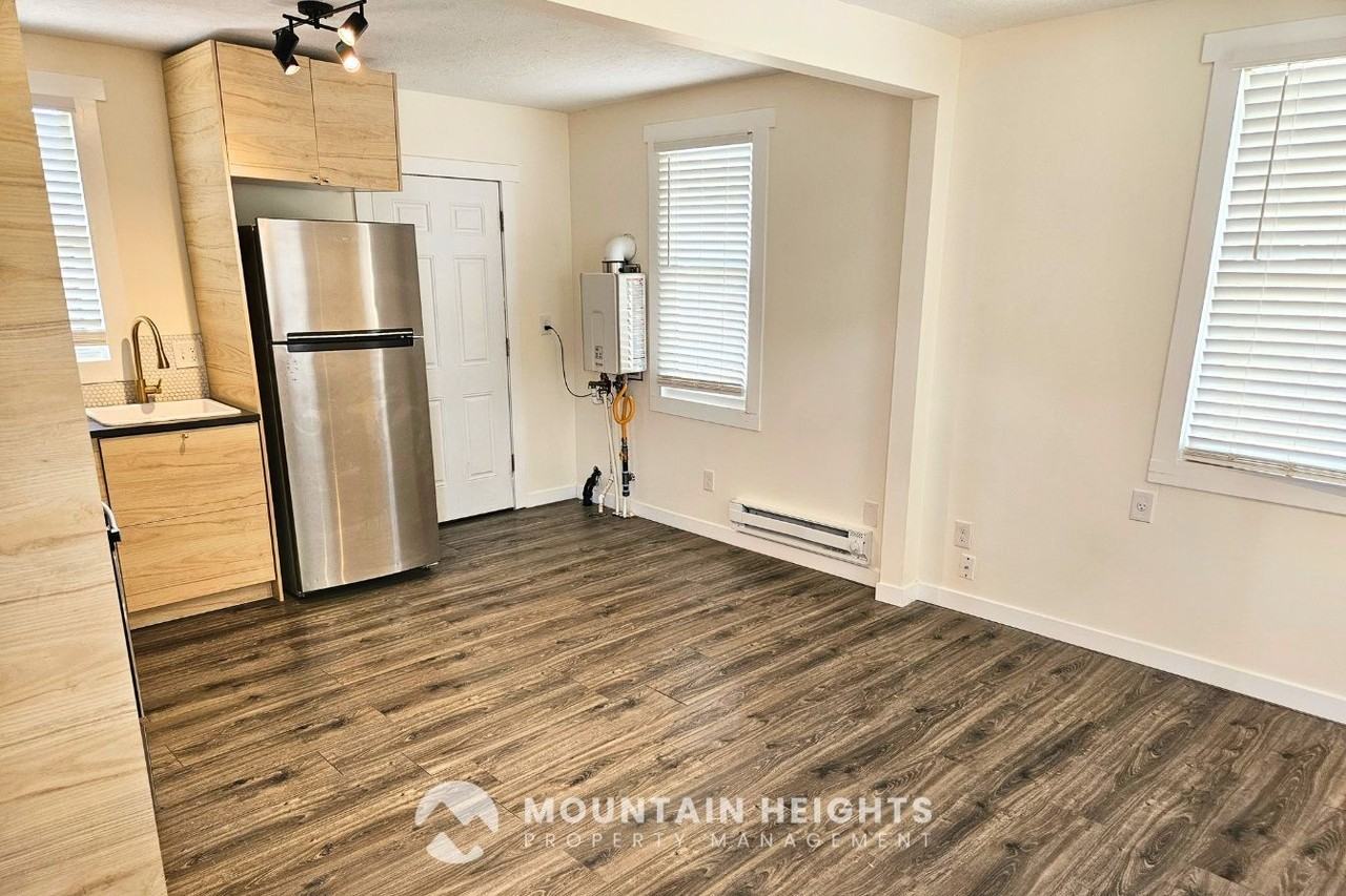 1074 E Kensington Ave - Photo 5 of 18