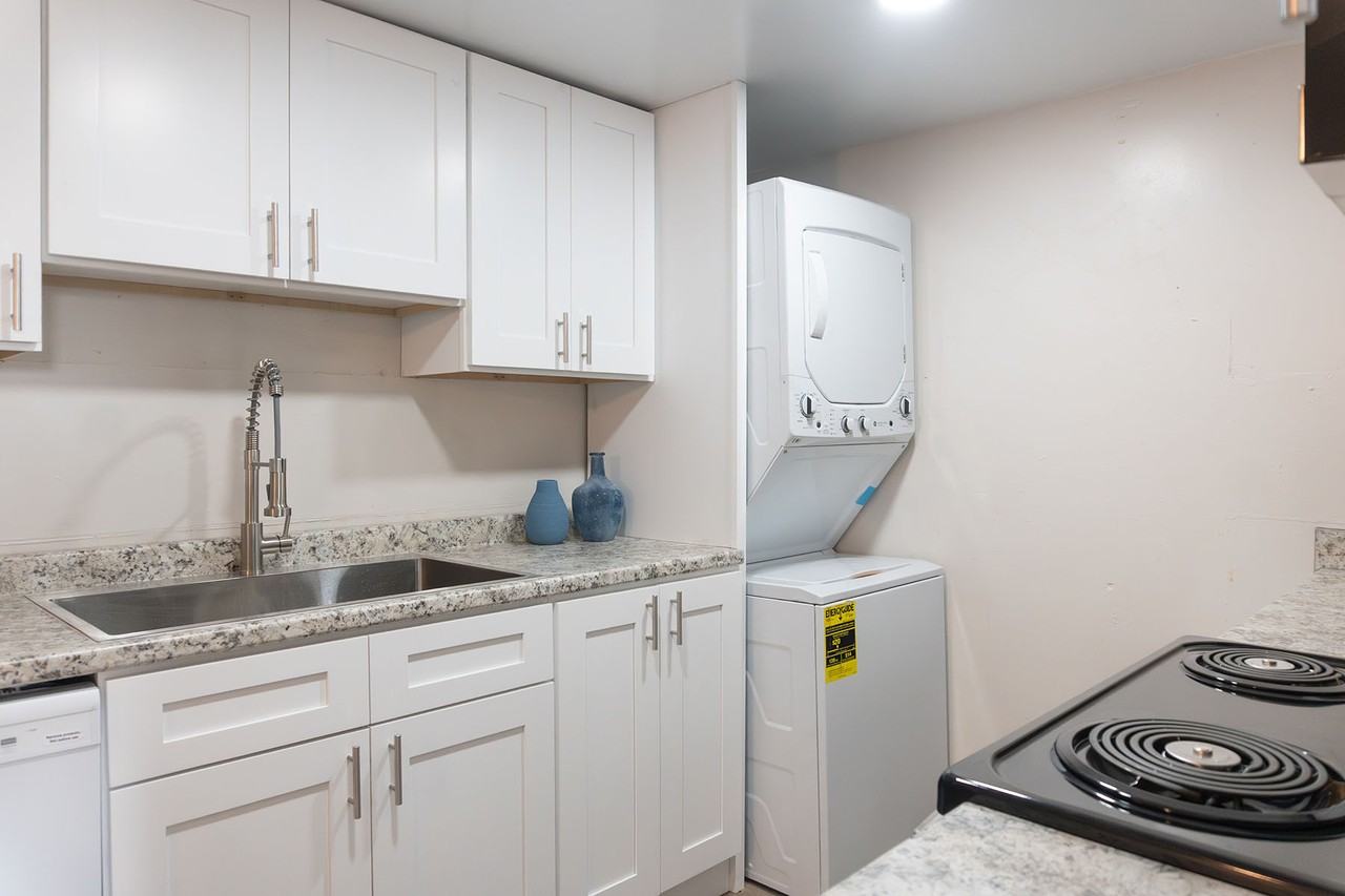 2765 W Tharpe St #202 - Photo 5 of 35